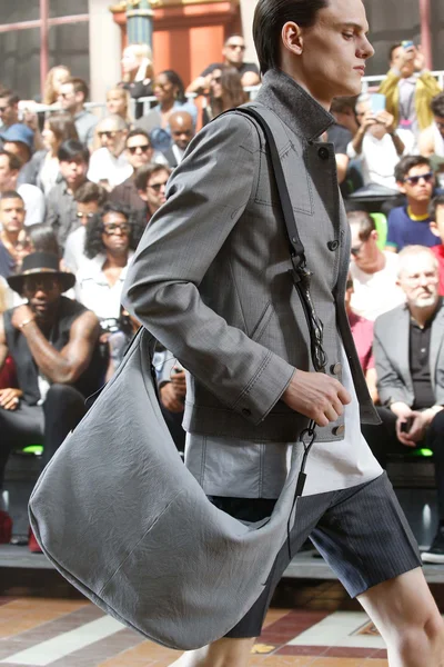 Look 25